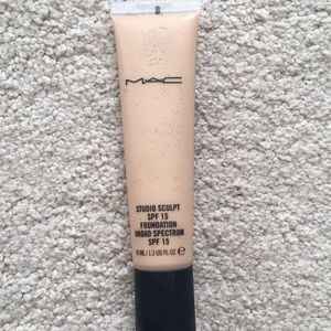 Mac studio sculpt foundation NC25